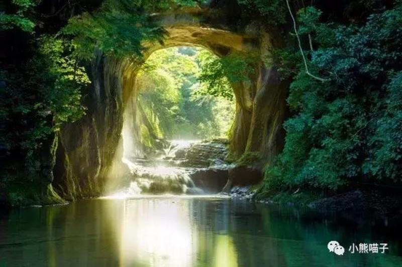 悬崖小屋逃生
